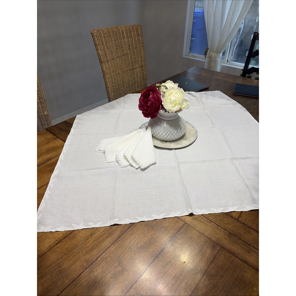 Vintage, Hand Appliquéd In Madeira Centerpiece/Doily/table Topper With 5 Napkins